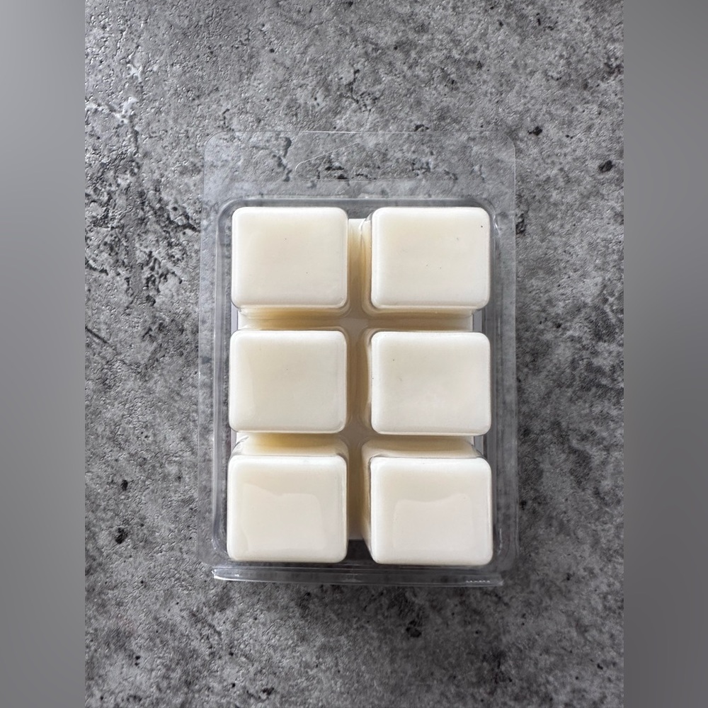 RUBY RED BERRIES Soy Wax Melts 75g - Picture 2 of 2